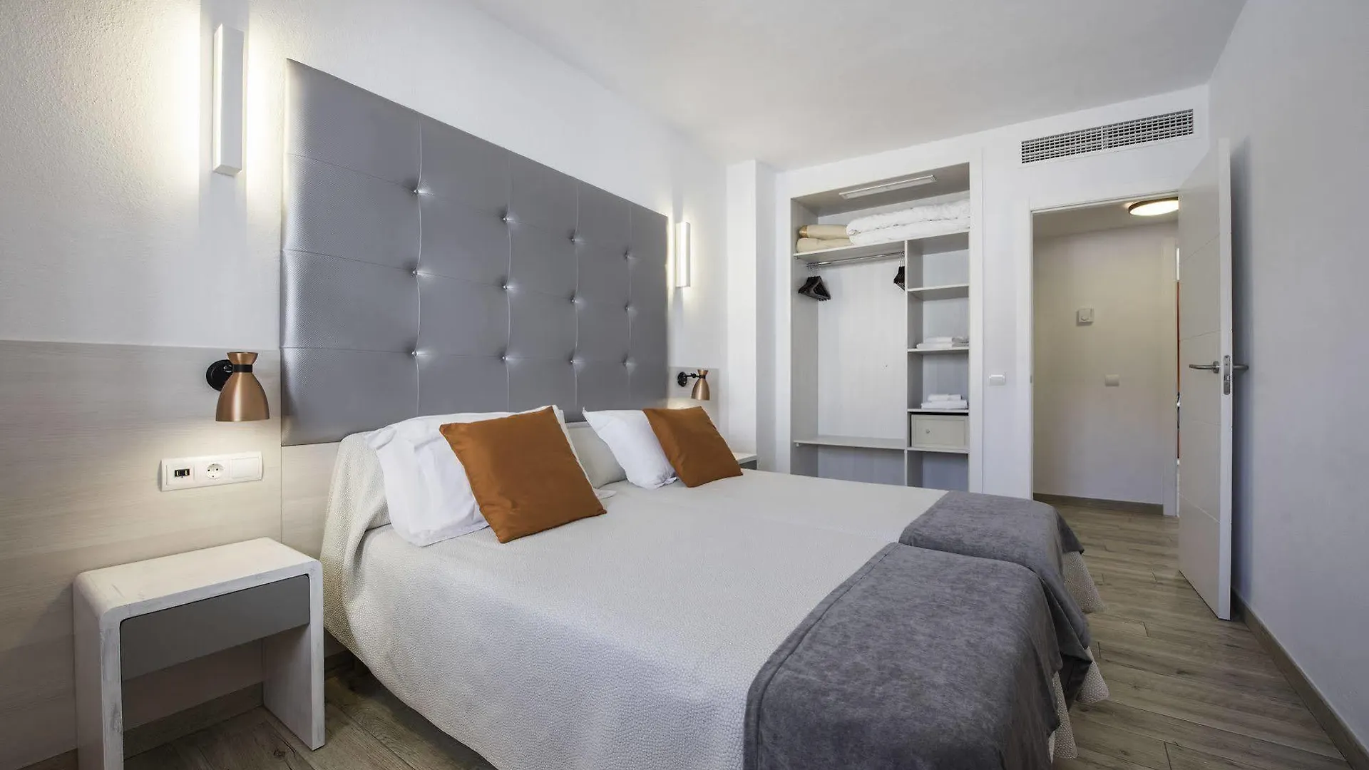 Typic Oasis Sa Tanca Apartment Cala Llonga