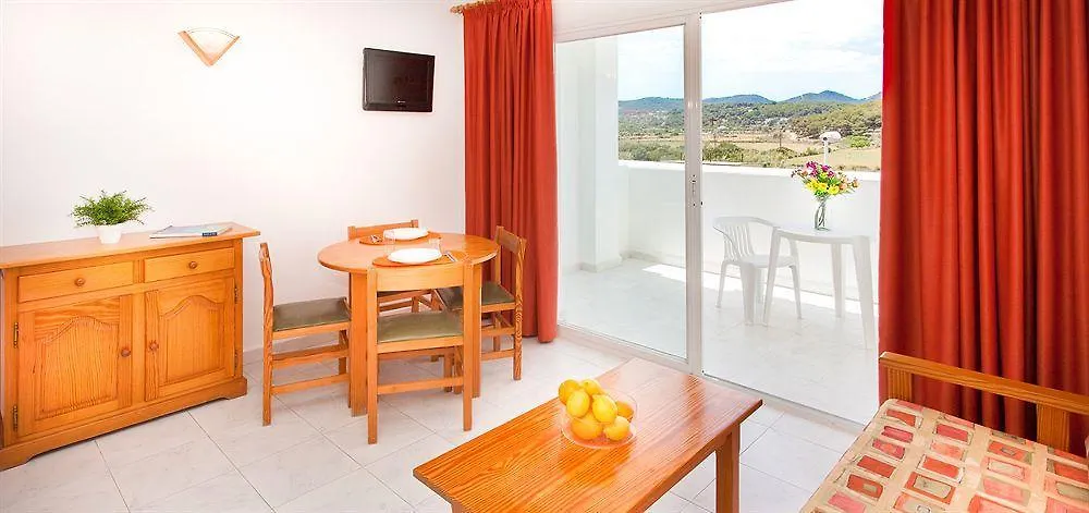 דירות קאלה יונגה Typic Oasis Sa Tanca
