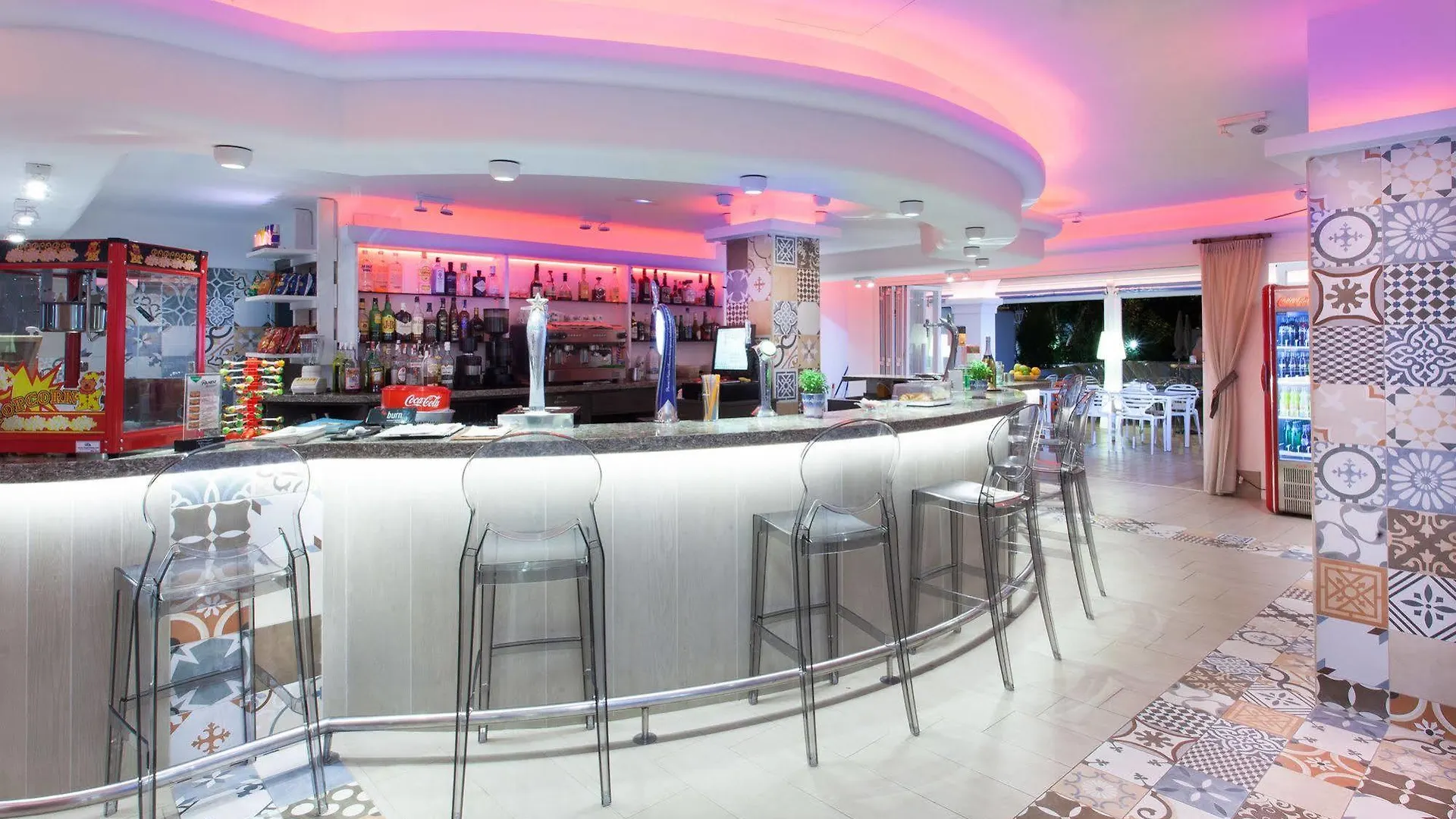 דירות קאלה יונגה Typic Oasis Sa Tanca